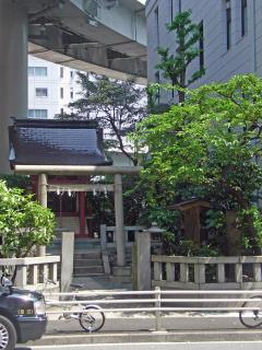 NihonbashiShrine1.jpg