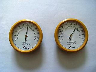 ShinwaHygrometer2.jpg