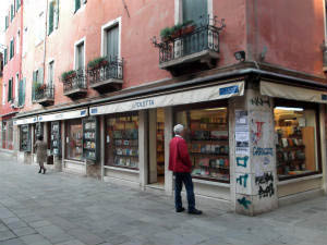 VeneziaBookShop1.jpg